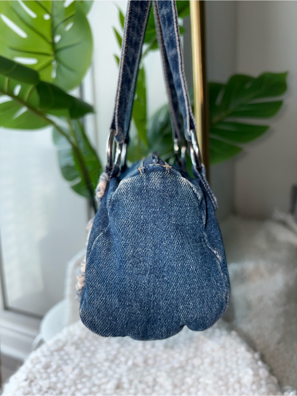 Vintage Y2K GUESS Denim Mini Barrel Shoulder Bag Frayed G Logo McBling Purse - Picture 5 of 7